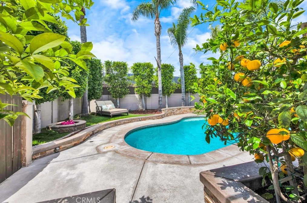 17157 Buttonwood St, Santa Ana CA  92708-3506 exterior