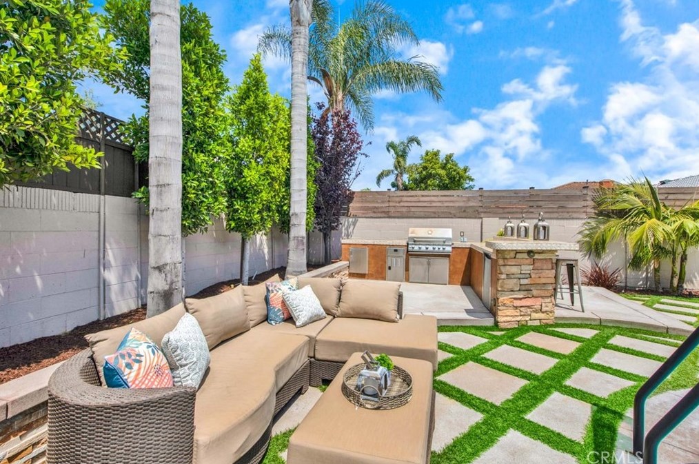 17157 Buttonwood St, Santa Ana CA  92708-3506 exterior