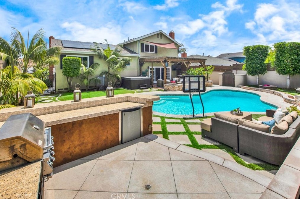 17157 Buttonwood St, Santa Ana CA  92708-3506 exterior