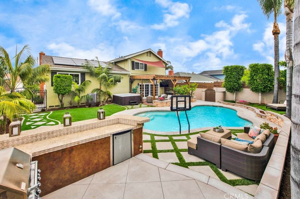 17157 Buttonwood St, Santa Ana CA  92708-3506 exterior