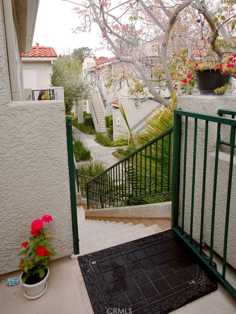 96 Cinnamon Teal, Laguna Beach CA  92656-1802 exterior