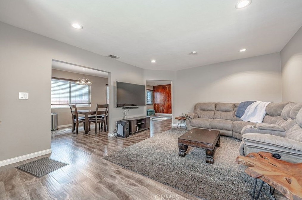 4217 Broadway, Hawthorne CA 90250-3610 exterior