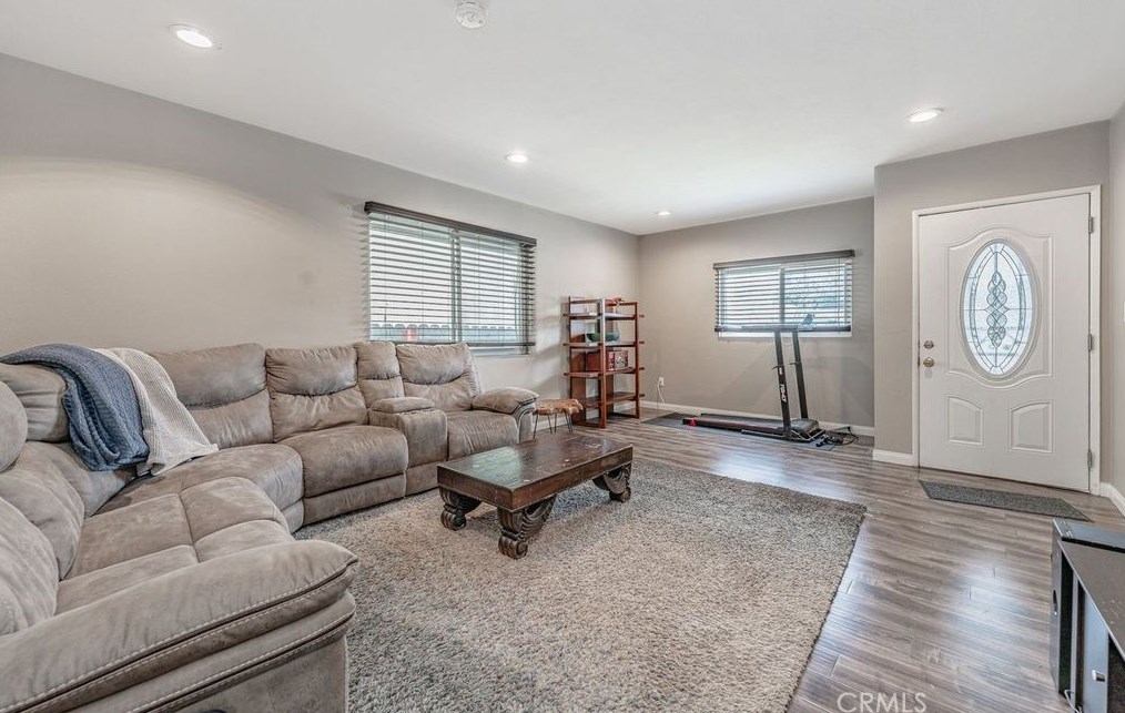 4217 Broadway, Hawthorne CA 90250-3610 exterior