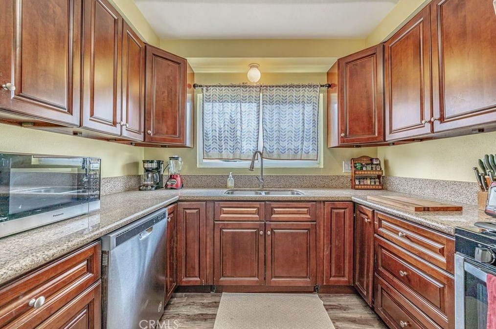 4217 Broadway, Hawthorne CA 90250-3610 exterior