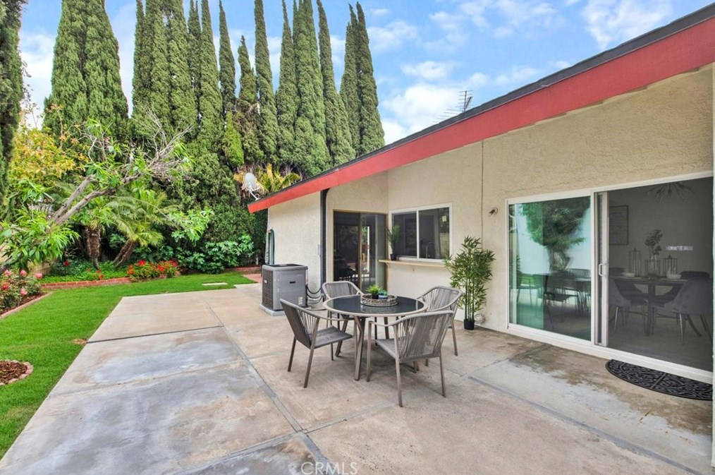 1406 Amberwick Ln, Anaheim CA  92804-5426 exterior