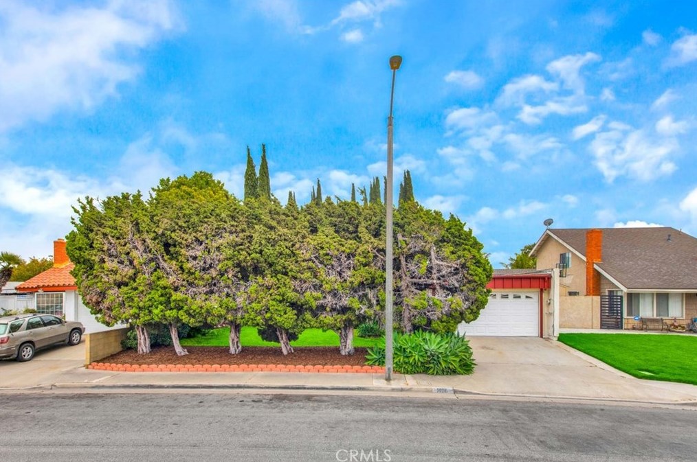 1406 Amberwick Ln, Anaheim CA  92804-5426 exterior