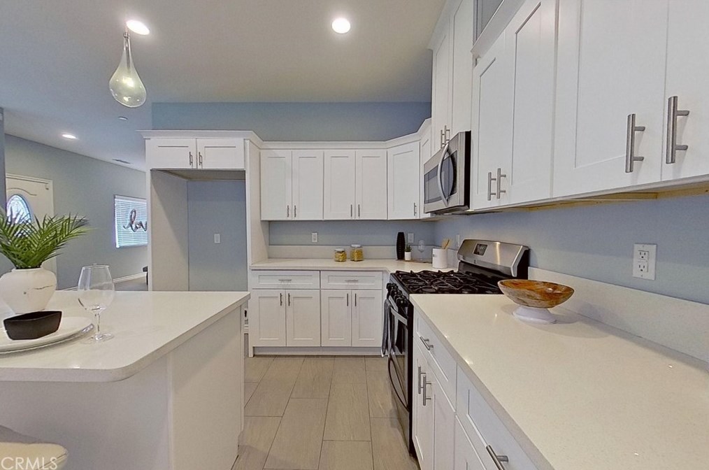 132 11th St, Perris CA 92570-2417 exterior