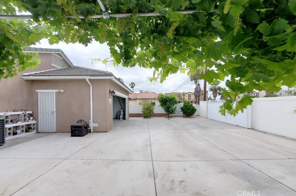 132 11th St, Perris CA 92570-2417 exterior