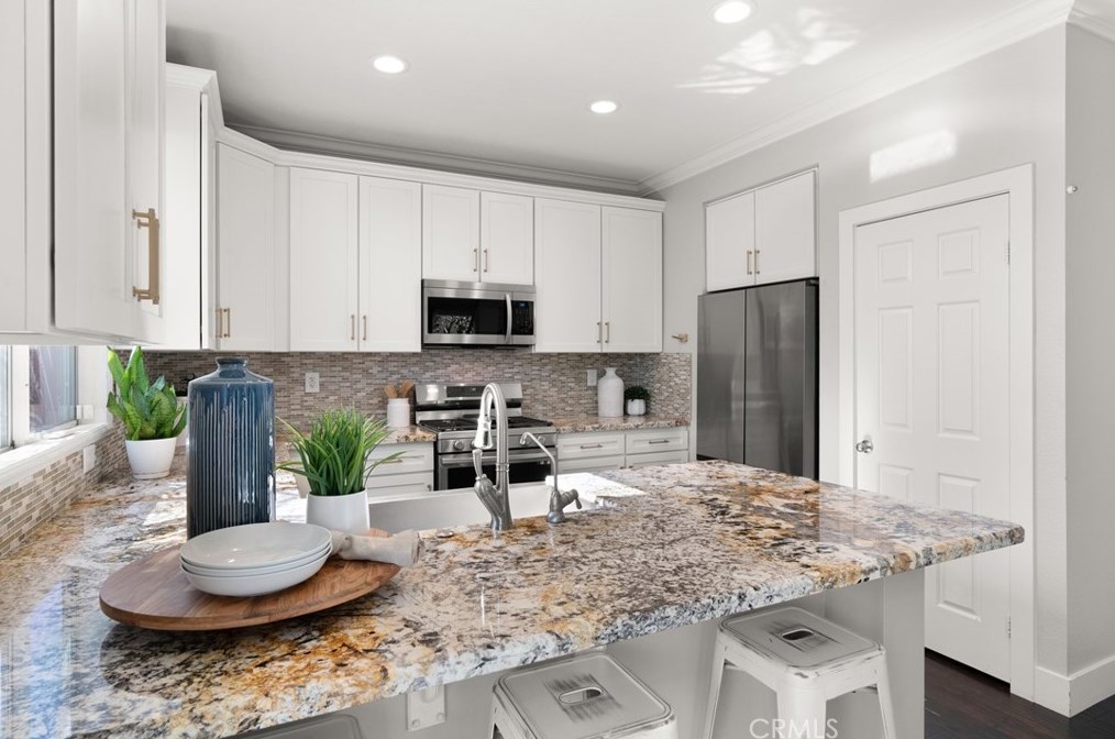 17 Calle Alamitos, Trabuco Canyon CA  92688-4133 exterior