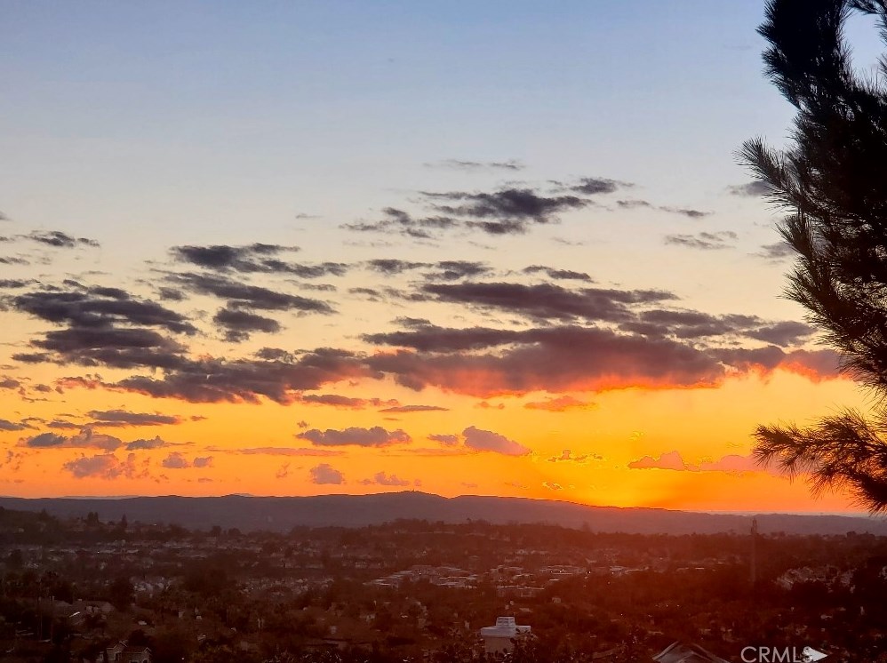 17 Calle Alamitos, Trabuco Canyon CA  92688-4133 exterior