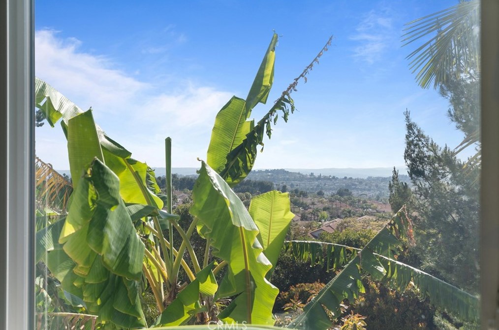 17 Calle Alamitos, Trabuco Canyon CA  92688-4133 exterior