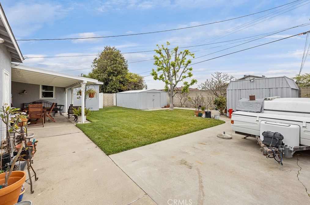 304 Ranchito St, Anaheim CA  92801-5122 exterior