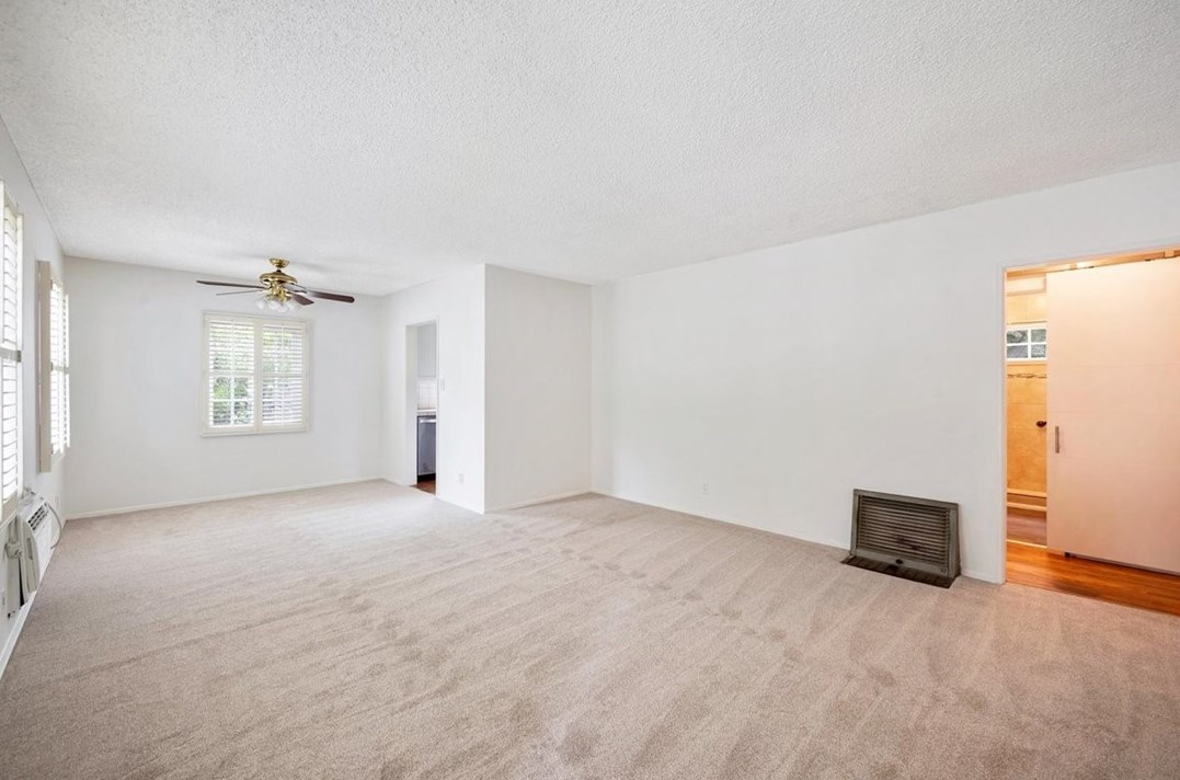 3361 Park Vis Dr, Glendale CA 91214-3355 exterior