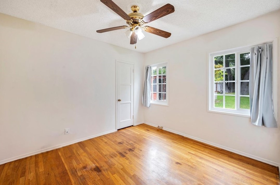 3361 Park Vis Dr, Glendale CA 91214-3355 exterior