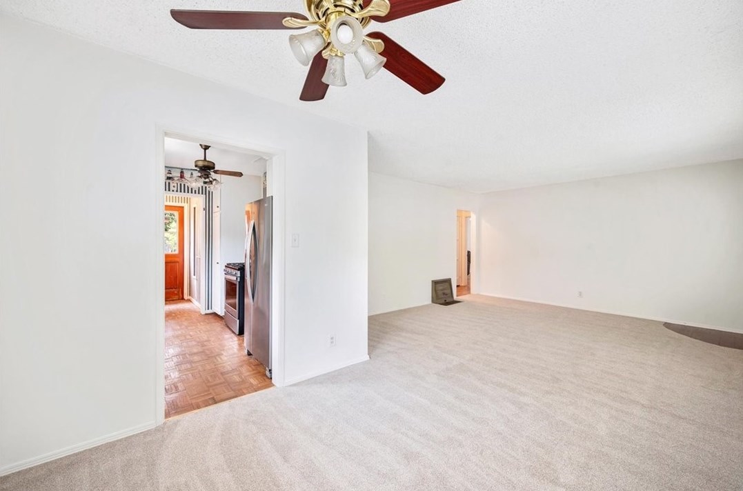 3361 Park Vis Dr, Glendale CA 91214-3355 exterior