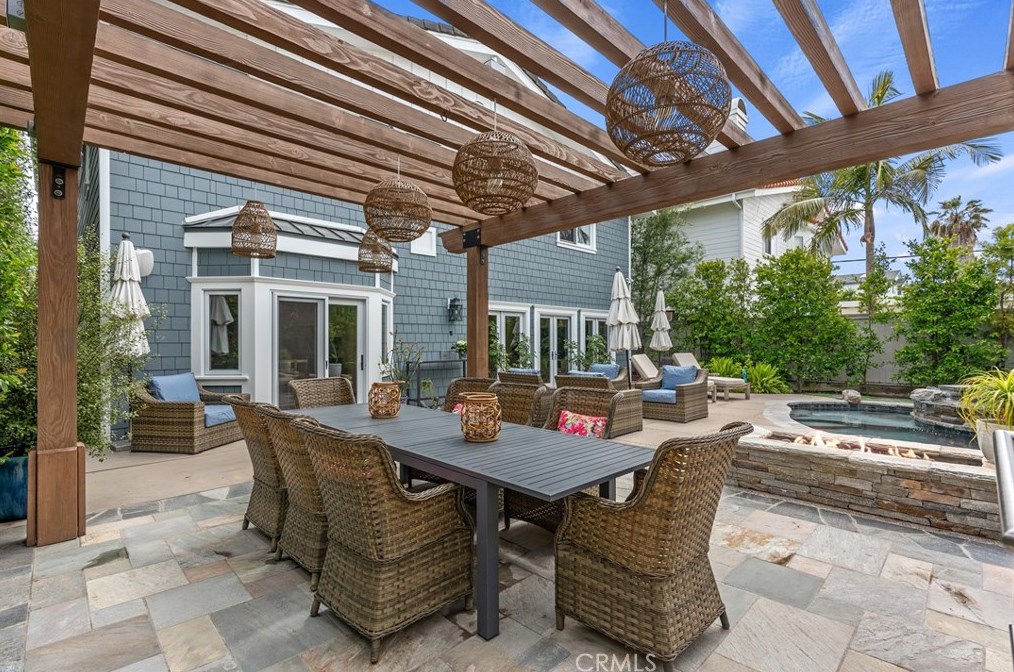1609 6th St, Manhattan Beach CA  90266-6305 exterior