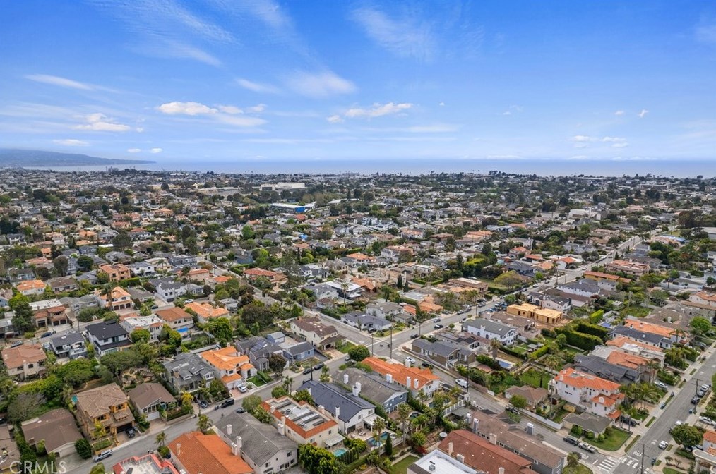 1609 6th St, Manhattan Beach CA  90266-6305 exterior