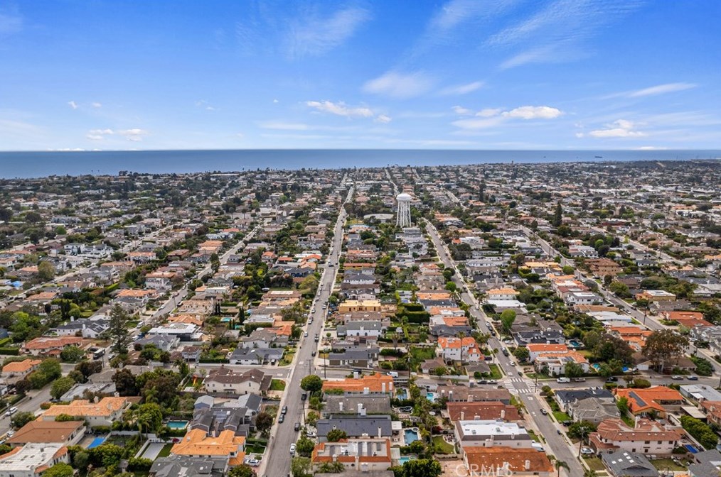 1609 6th St, Manhattan Beach CA  90266-6305 exterior