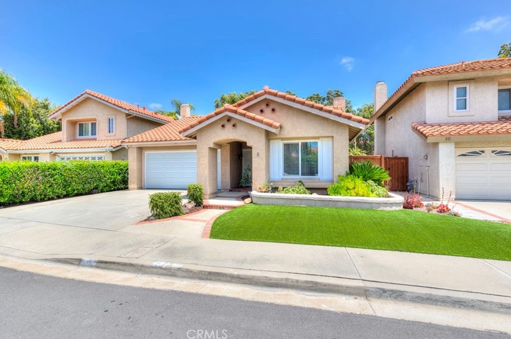 8 Ojai Ct, Trabuco Canyon CA  92688-1814 exterior