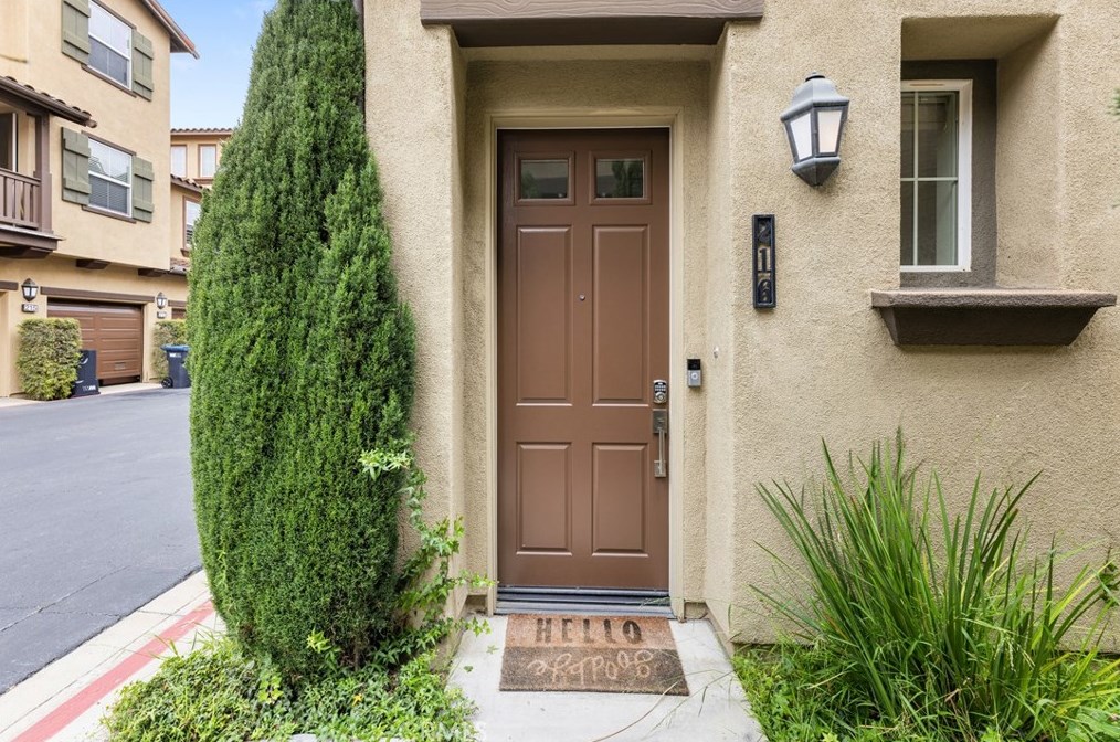 216 Coral Rose, Irvine CA  92603-0162 exterior
