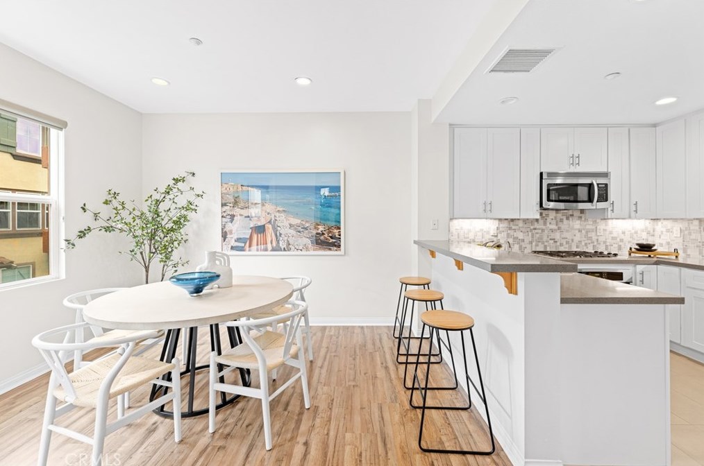 216 Coral Rose, Irvine CA  92603-0162 exterior