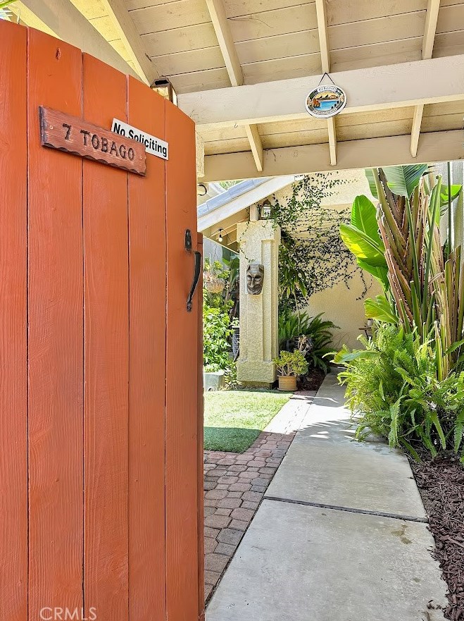 7 Tobago, Laguna Beach CA  92677-5101 exterior