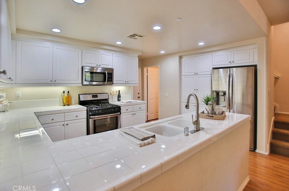 8156 Garden Park St, Chino CA  91708-9347 exterior