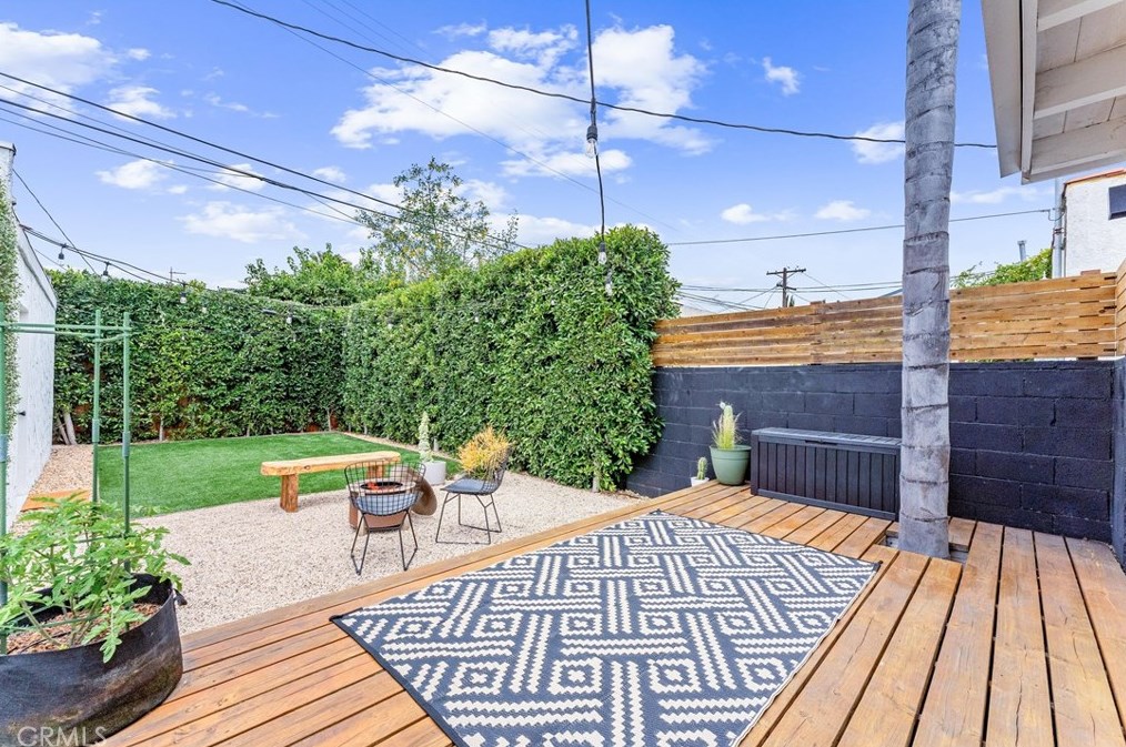 2339 Cochran Ave, Los Angeles CA  90016-2124 exterior