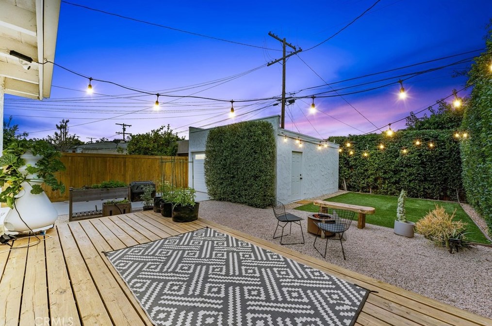 2339 Cochran Ave, Los Angeles CA  90016-2124 exterior