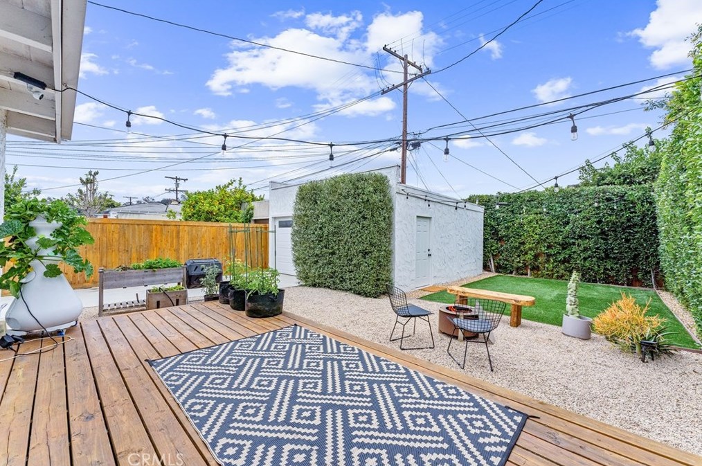 2339 Cochran Ave, Los Angeles CA  90016-2124 exterior