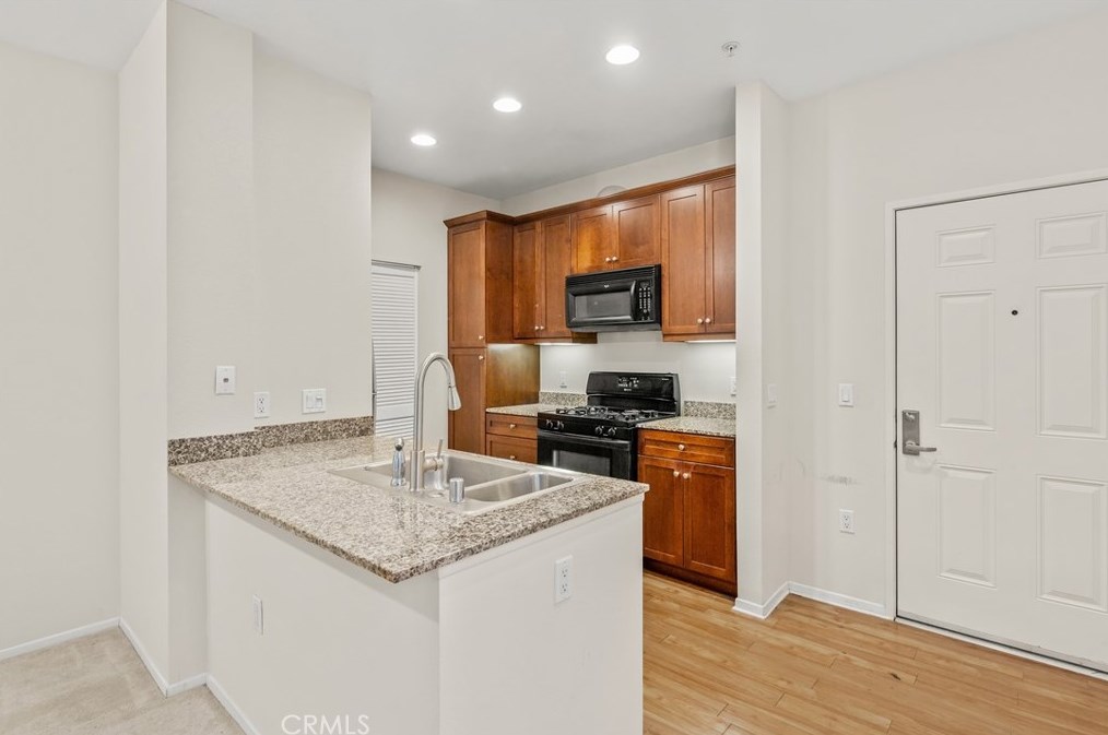 2170 Scholarship, Irvine CA  92612-5662 exterior