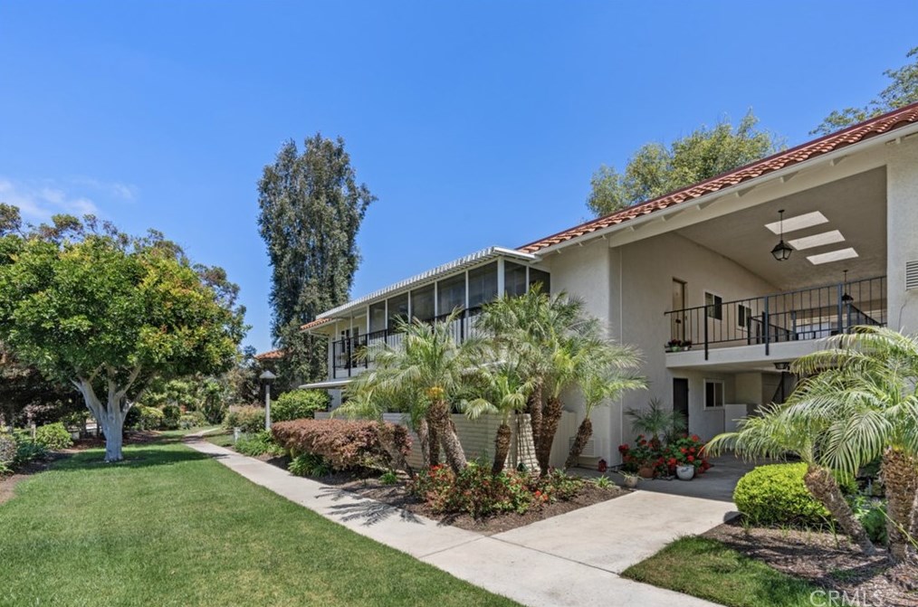 3252 San Amadeo, Laguna Beach CA  92637-3047 exterior