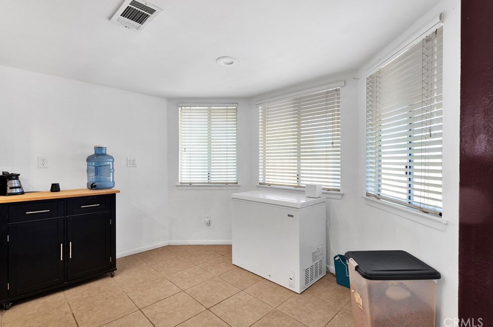 13455 Apple Blossom Ln, Apple Valley CA  92308-5421 exterior