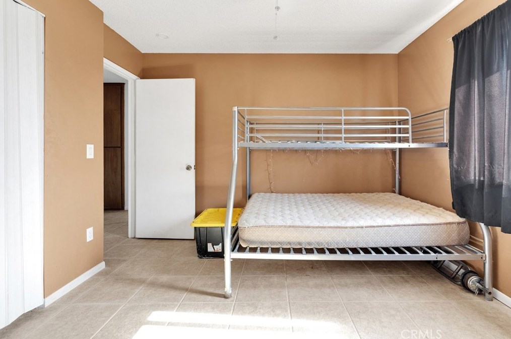 13455 Apple Blossom Ln, Apple Valley CA  92308-5421 exterior