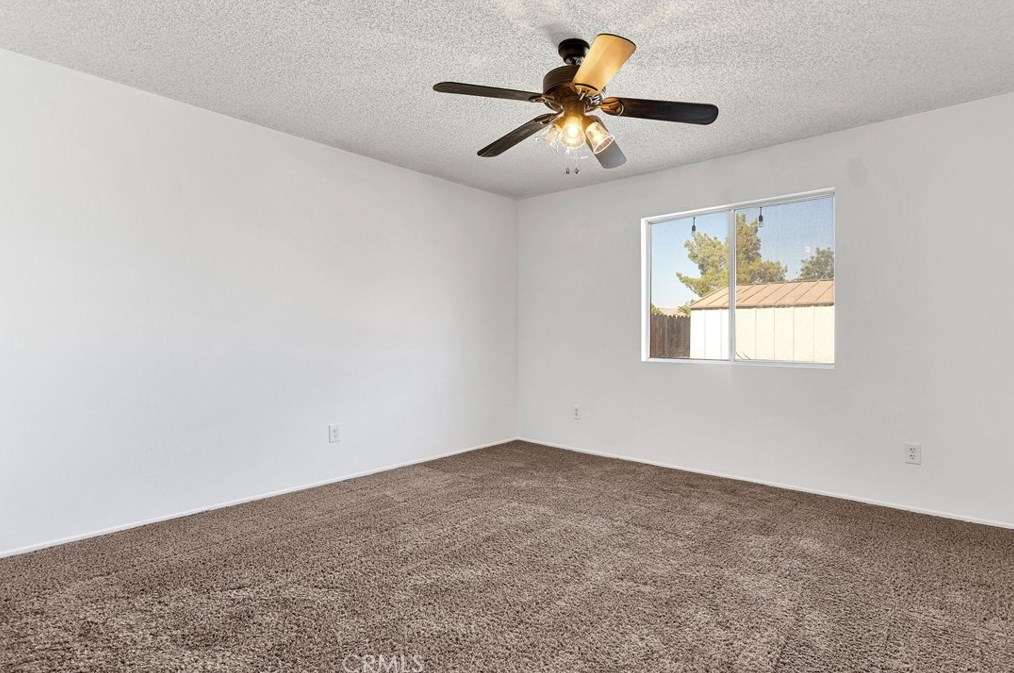 13455 Apple Blossom Ln, Apple Valley CA  92308-5421 exterior