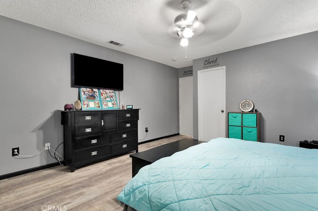 13455 Apple Blossom Ln, Apple Valley CA  92308-5421 exterior