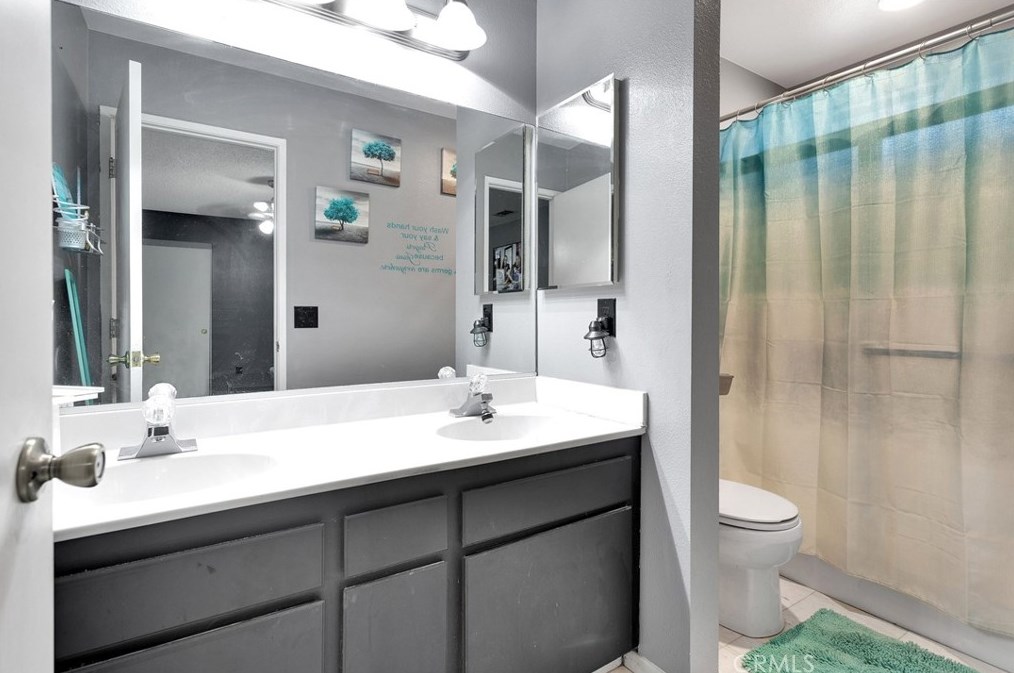 13455 Apple Blossom Ln, Apple Valley CA  92308-5421 exterior