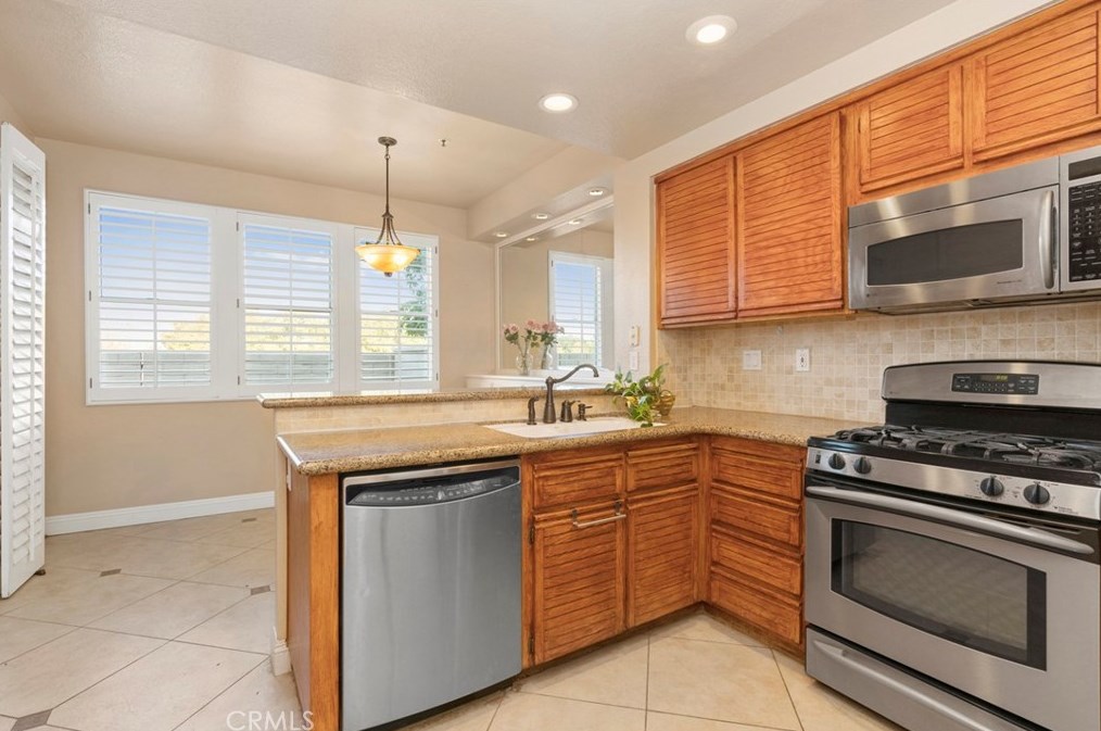114 Cartier Aisle, Irvine CA  92620-5723 exterior