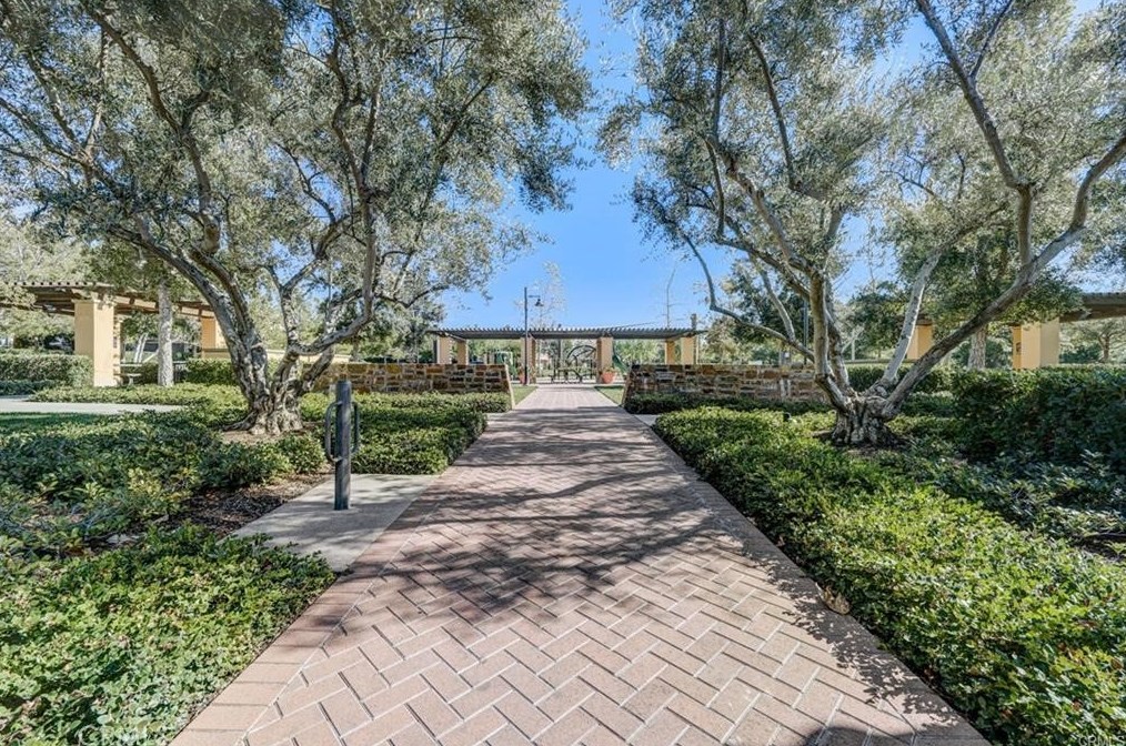 121 Rodeo, Irvine CA  92602 exterior