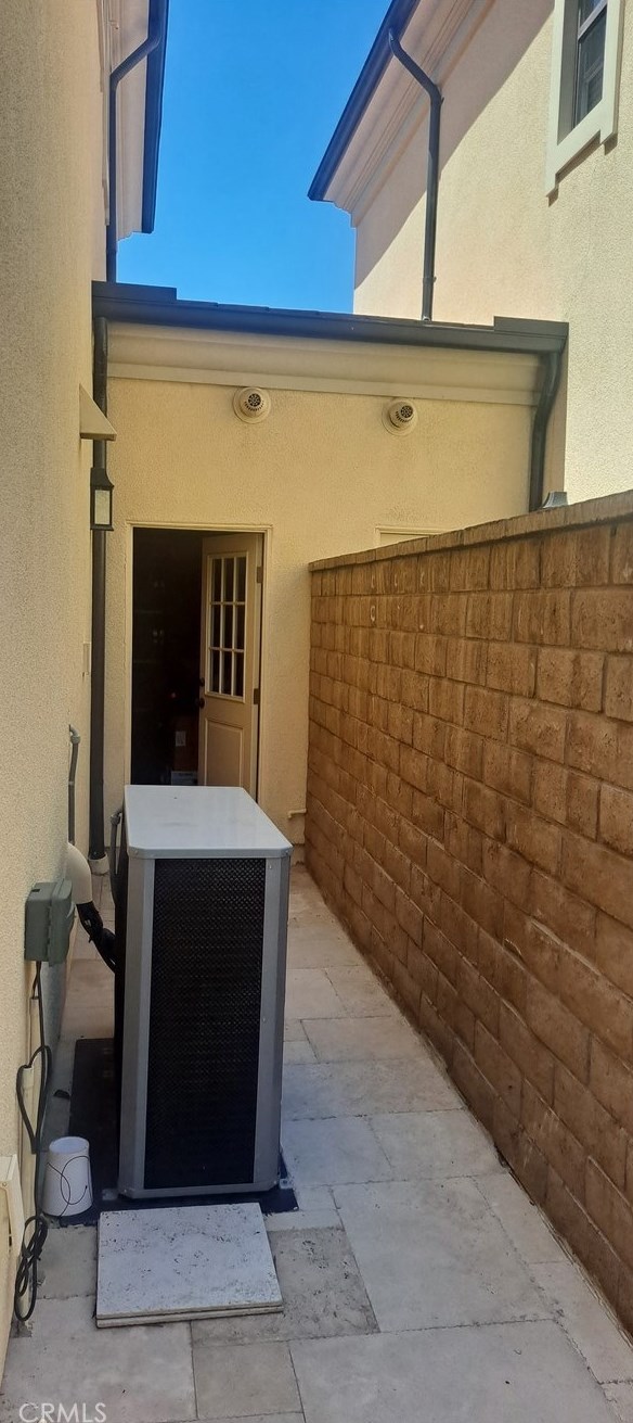 121 Rodeo, Irvine CA  92602 exterior