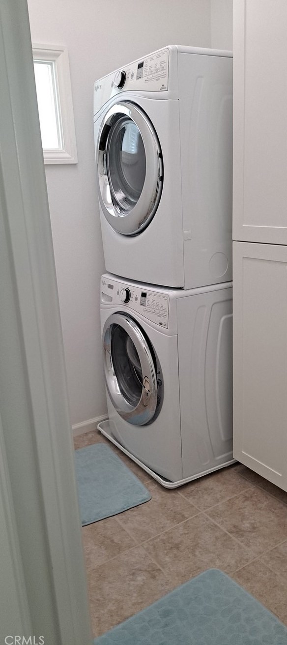 121 Rodeo, Irvine CA  92602 exterior