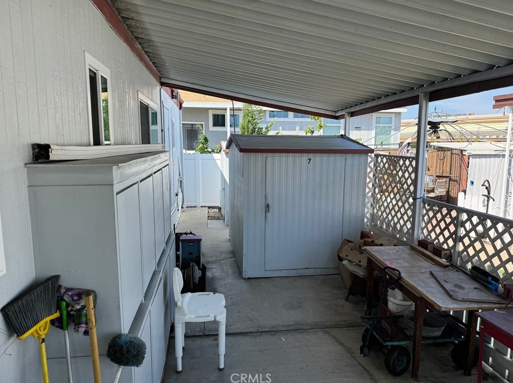 15621 Beach Blvd, Westminster CA  92683-7108 exterior