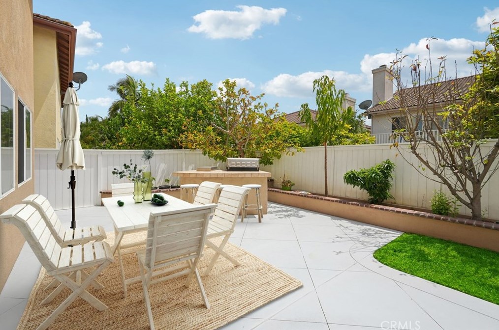 12 Parma, Irvine CA  92602-1657 exterior