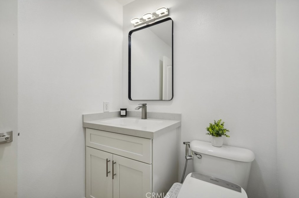 12 Parma, Irvine CA  92602-1657 exterior
