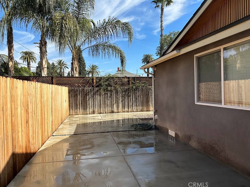 5491 Magnolia Ave, Riverside CA  92506-1818 exterior