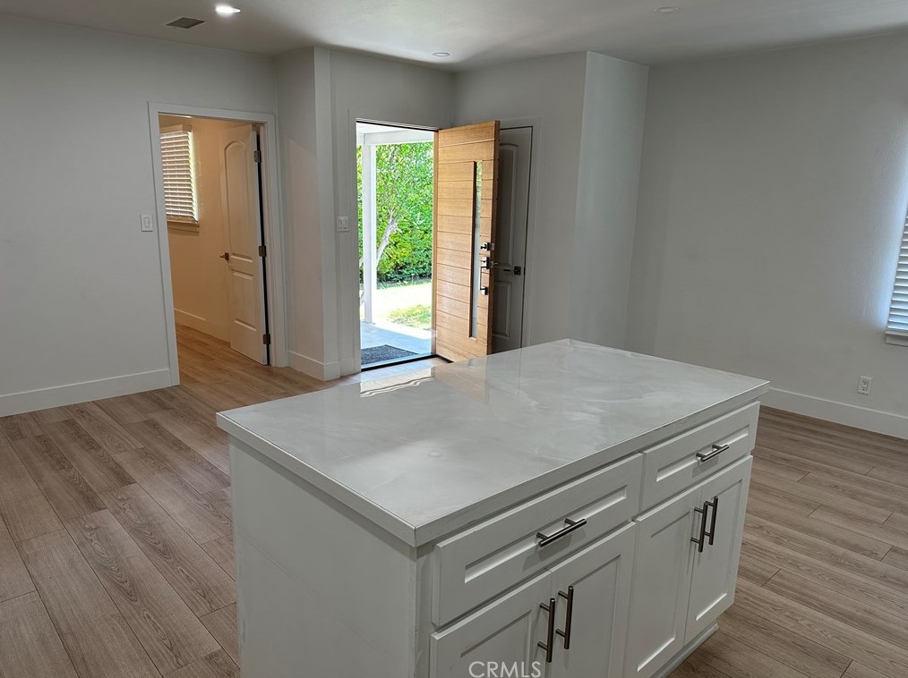 5491 Magnolia Ave, Riverside CA  92506-1818 exterior