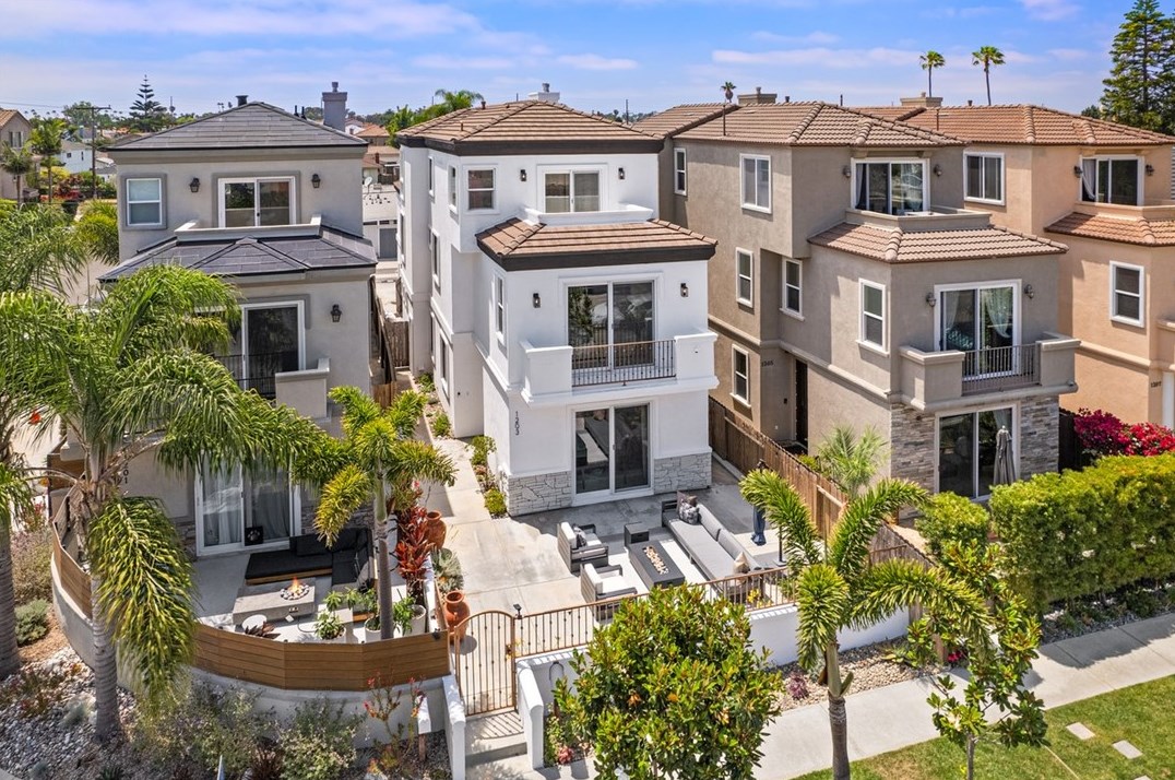 1203 Delaware St, Huntington Beach, CA 92648