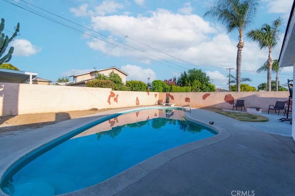 1330 Bender Ave, Covina CA  91724-1007 exterior