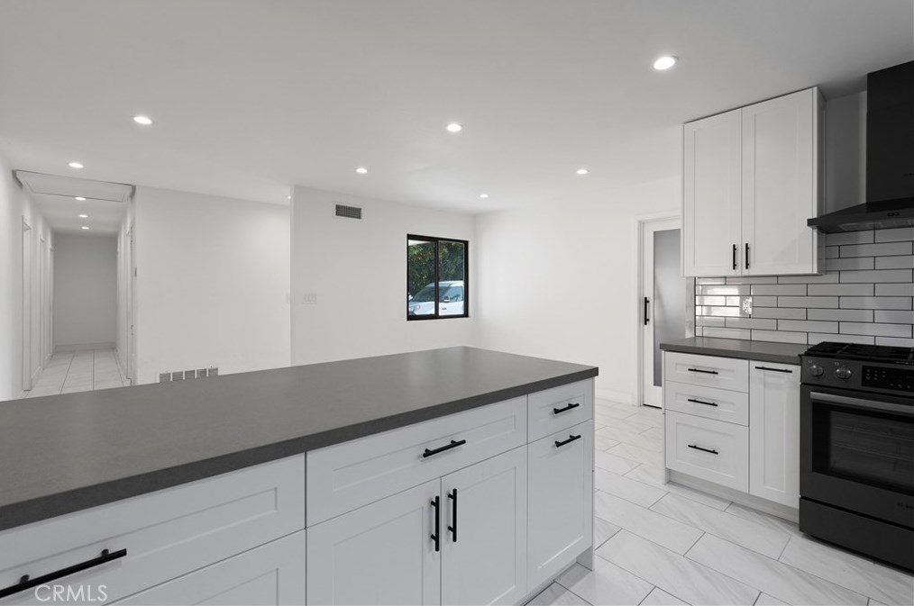1330 Bender Ave, Covina CA  91724-1007 exterior
