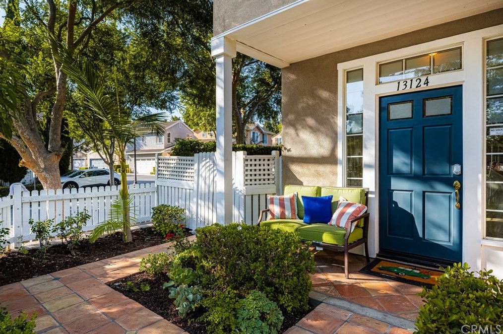 13124 Arborwalk Ln, Tustin CA  92782-8033 exterior
